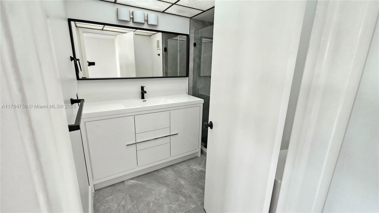 16300 Golf Club Rd, Unit 315, Weston, FL 33326 Photo