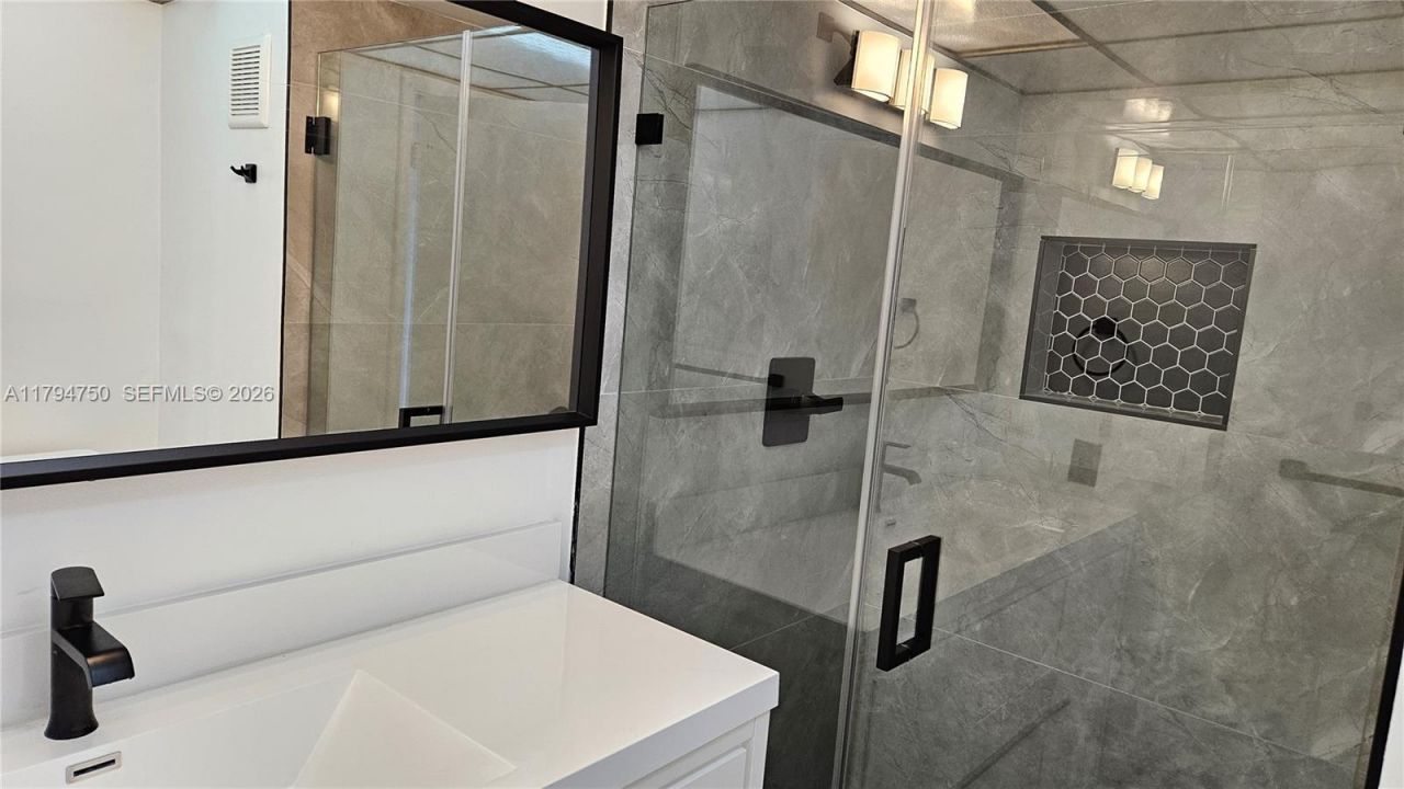 16300 Golf Club Rd, Unit 315, Weston, FL 33326 Photo