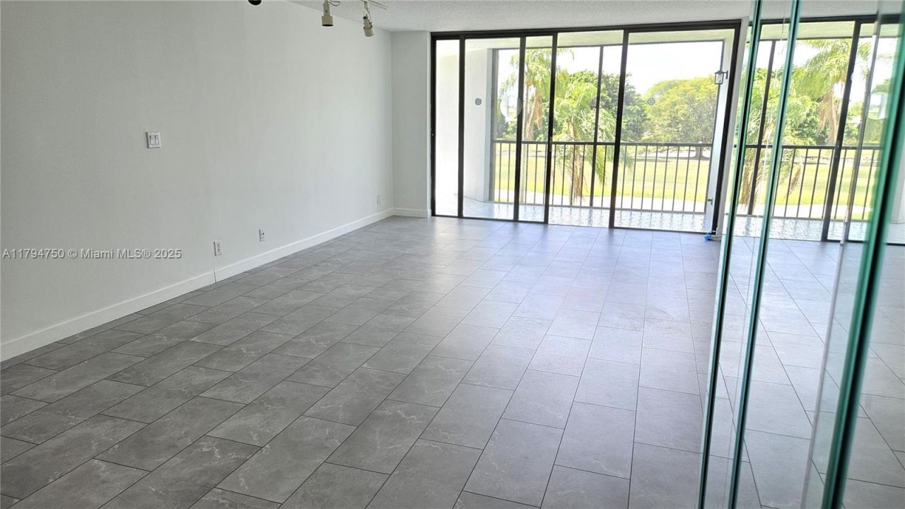 16300 Golf Club Rd, Unit 315, Weston, FL 33326 Photo