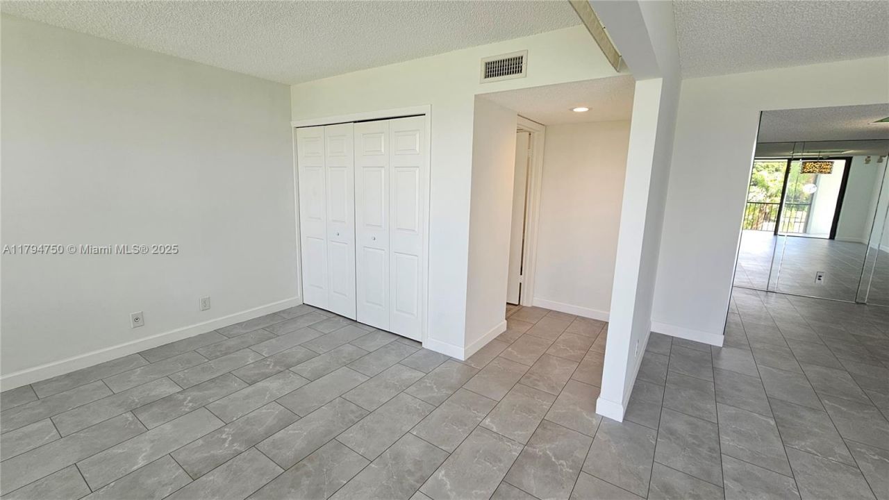 16300 Golf Club Rd, Unit 315, Weston, FL 33326 Photo