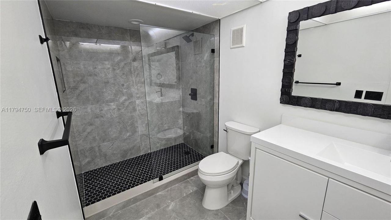16300 Golf Club Rd, Unit 315, Weston, FL 33326 Photo