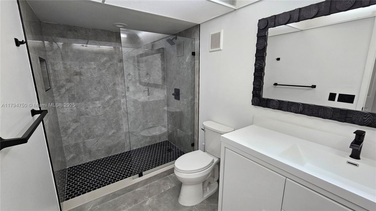 16300 Golf Club Rd, Unit 315, Weston, FL 33326 Photo