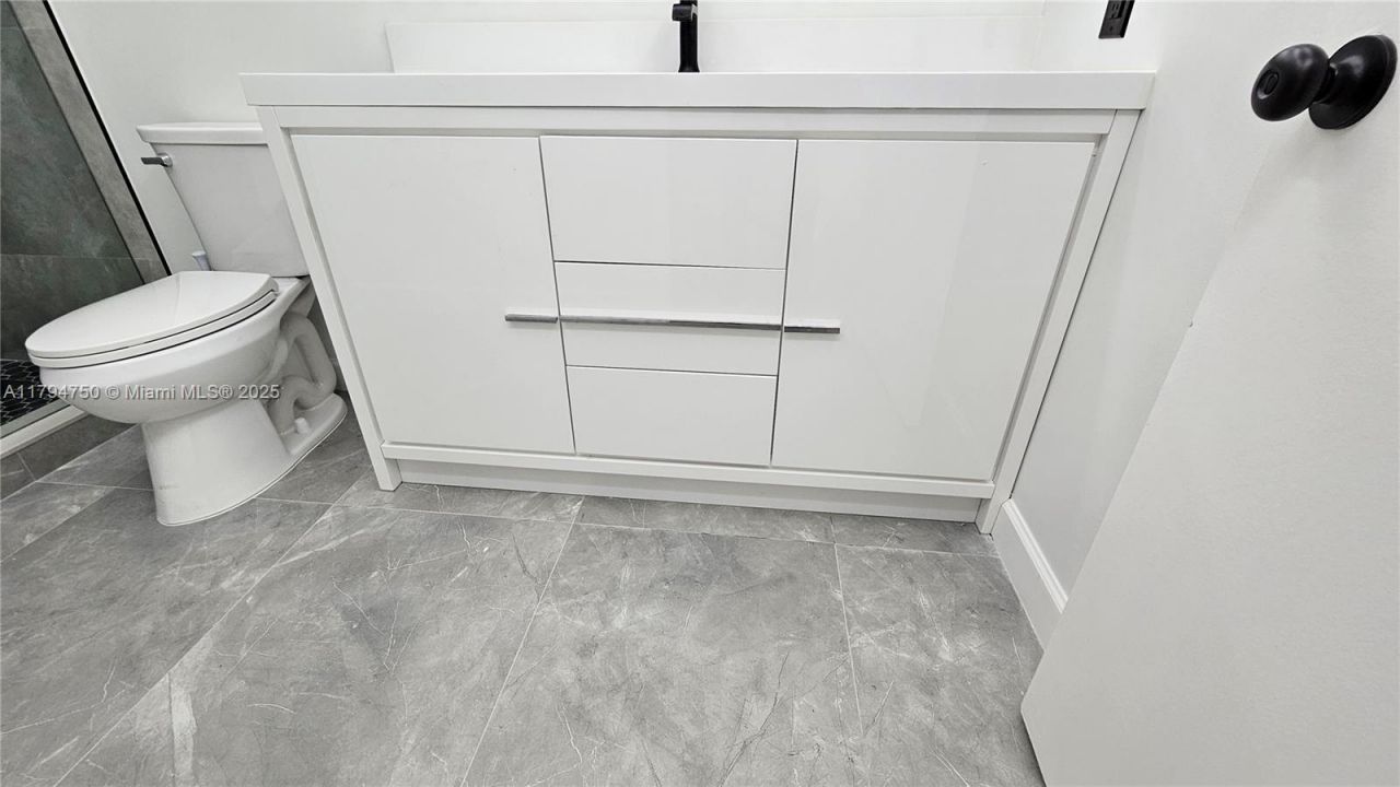 16300 Golf Club Rd, Unit 315, Weston, FL 33326 Photo