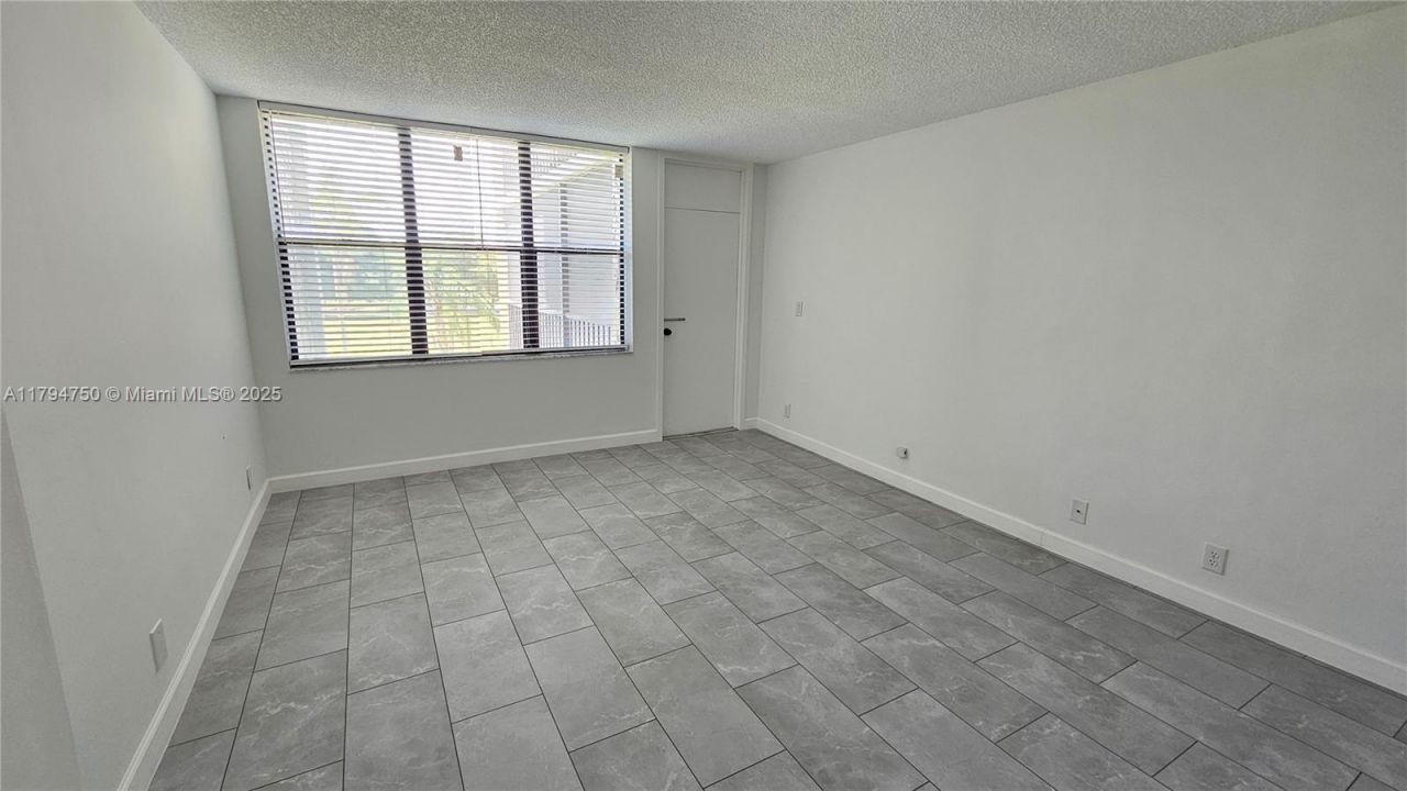 16300 Golf Club Rd, Unit 315, Weston, FL 33326 Photo