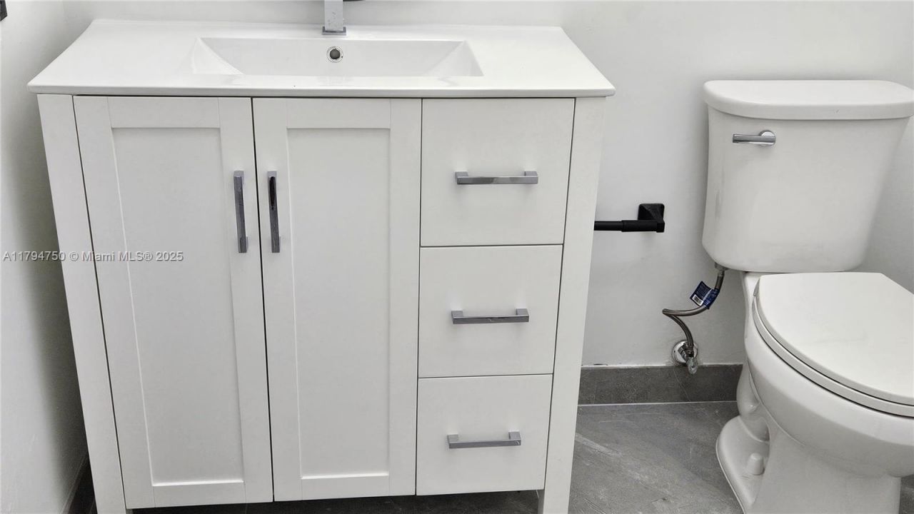 16300 Golf Club Rd, Unit 315, Weston, FL 33326 Photo