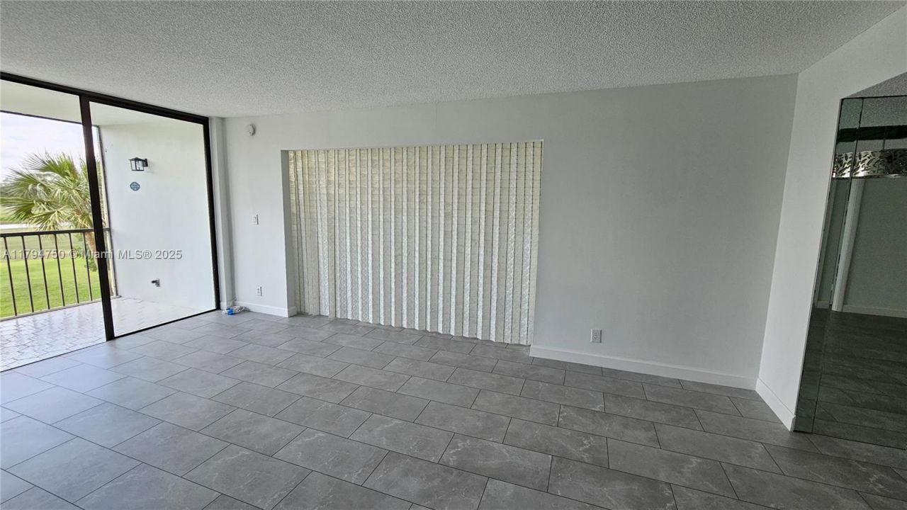 16300 Golf Club Rd, Unit 315, Weston, FL 33326 Photo