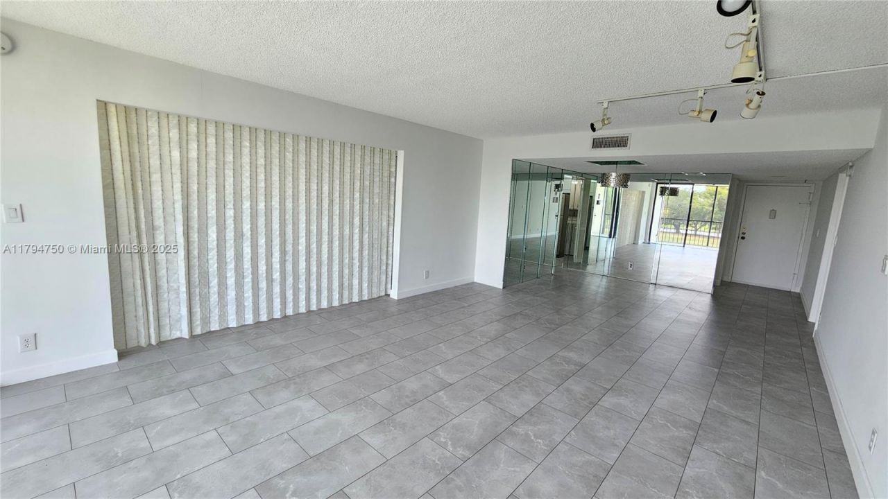 16300 Golf Club Rd, Unit 315, Weston, FL 33326 Photo