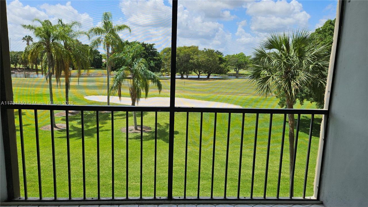 16300 Golf Club Rd, Unit 315, Weston, FL 33326 Photo