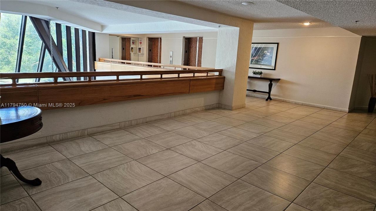 16300 Golf Club Rd, Unit 315, Weston, FL 33326 Photo