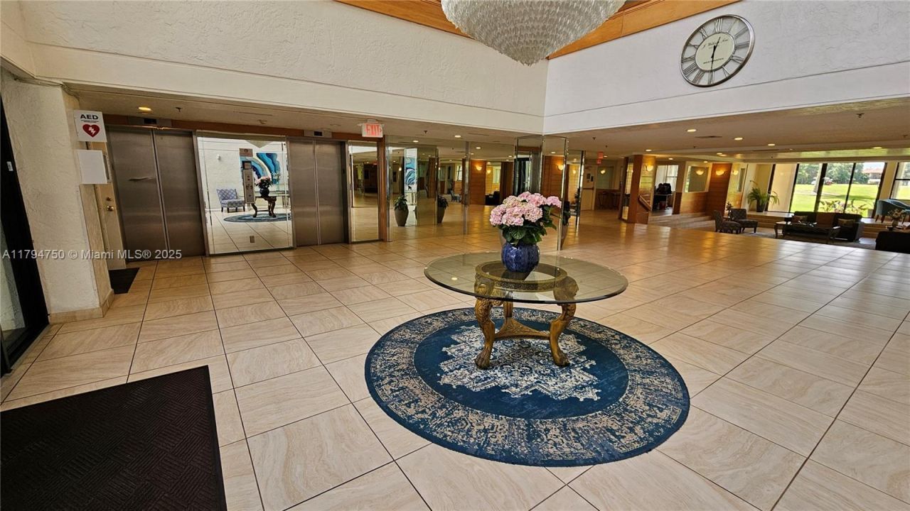 16300 Golf Club Rd, Unit 315, Weston, FL 33326 Photo