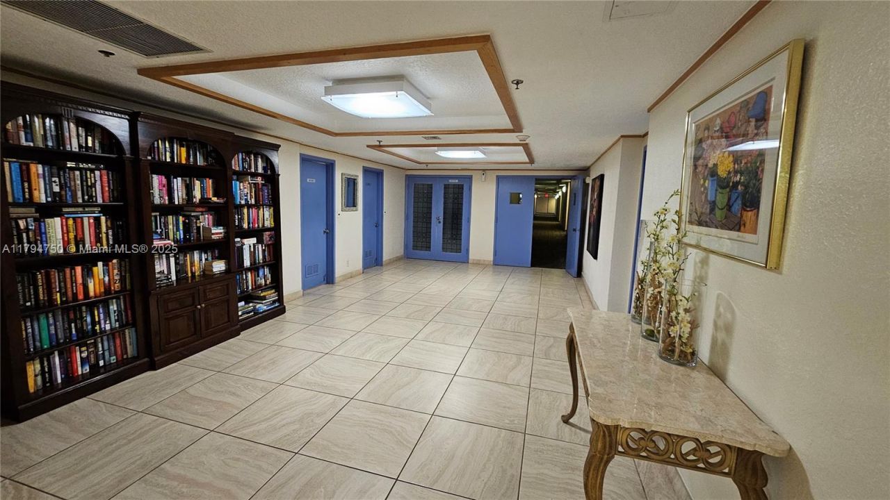 16300 Golf Club Rd, Unit 315, Weston, FL 33326 Photo