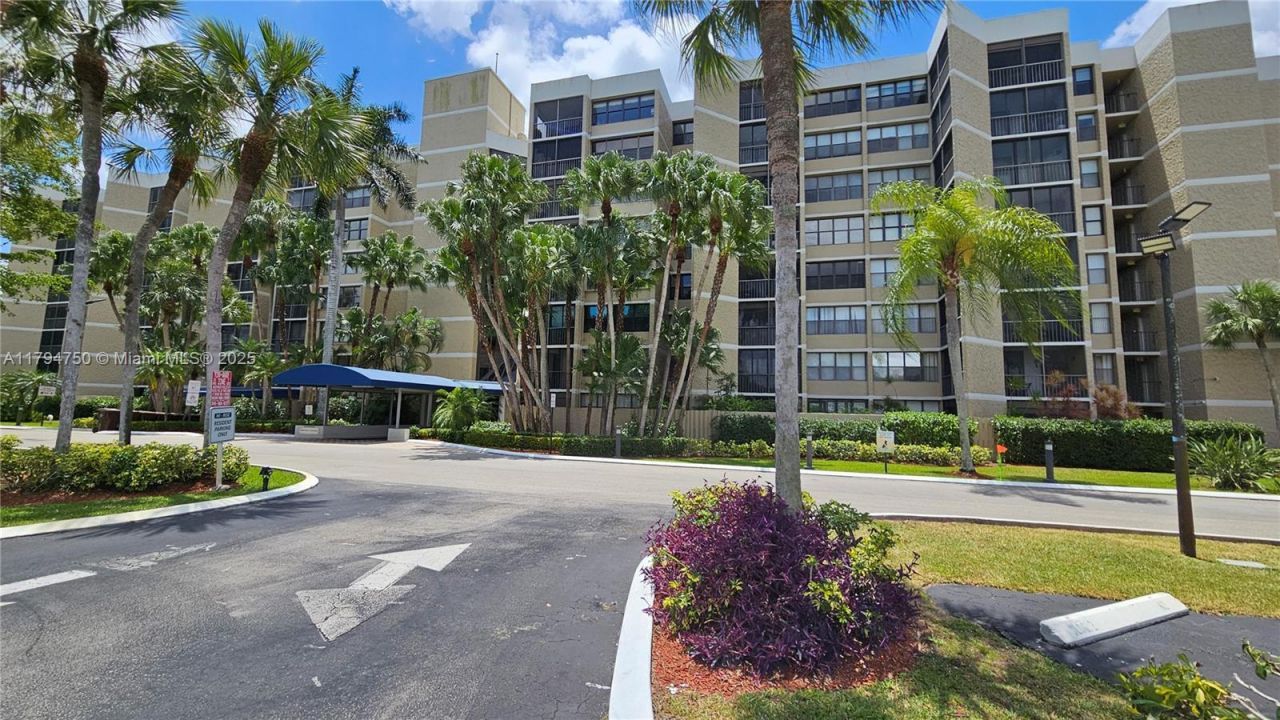 16300 Golf Club Rd, Unit 315, Weston, FL 33326 Photo