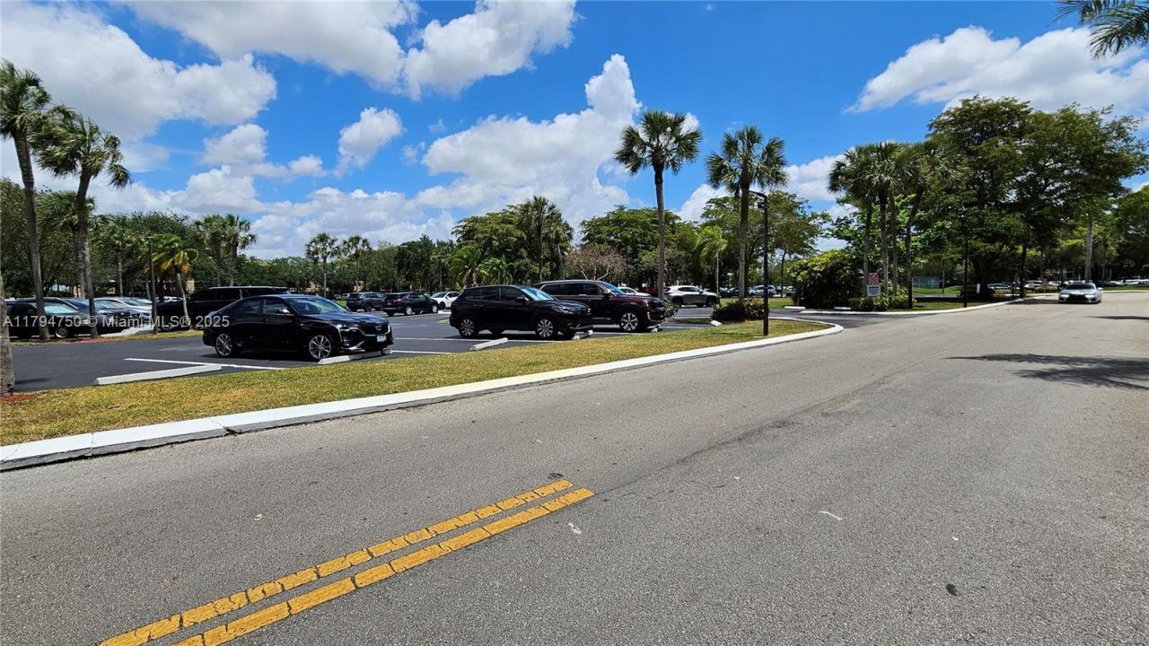 16300 Golf Club Rd, Unit 315, Weston, FL 33326 Photo