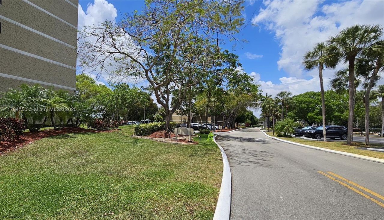 16300 Golf Club Rd, Unit 315, Weston, FL 33326 Photo
