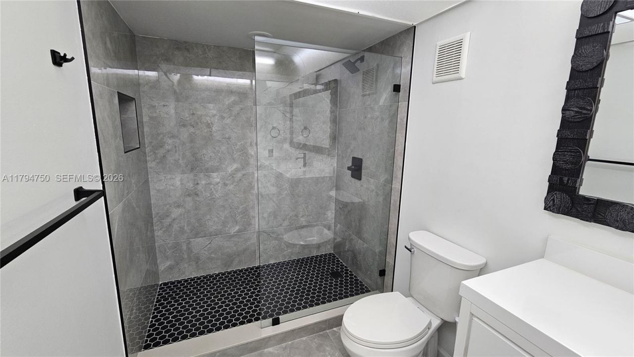 16300 Golf Club Rd, Unit 315, Weston, FL 33326 Photo