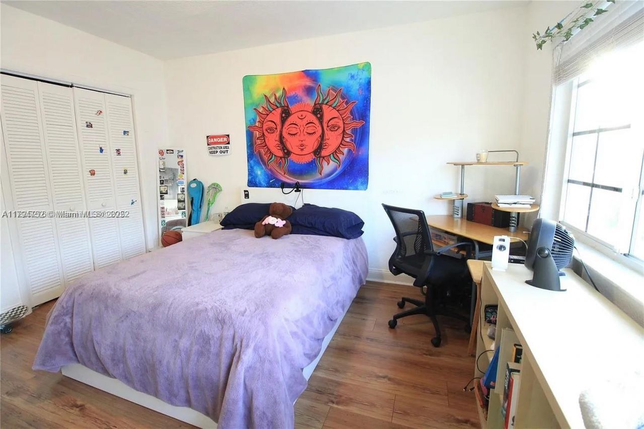 9260 Bay Harbor Ter, Unit 22, Bay Harbor Islands, FL 33154 Photo