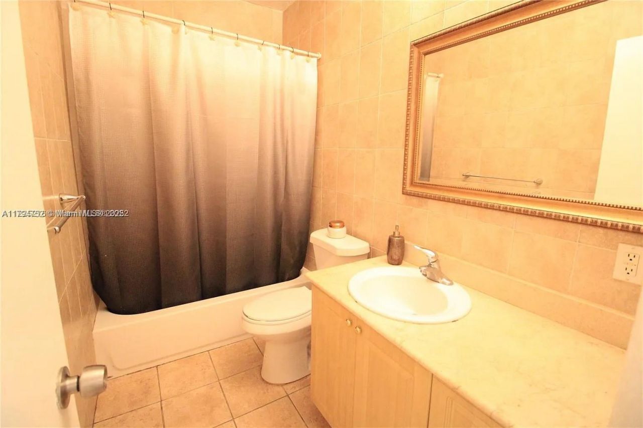 9260 Bay Harbor Ter, Unit 22, Bay Harbor Islands, FL 33154 Photo