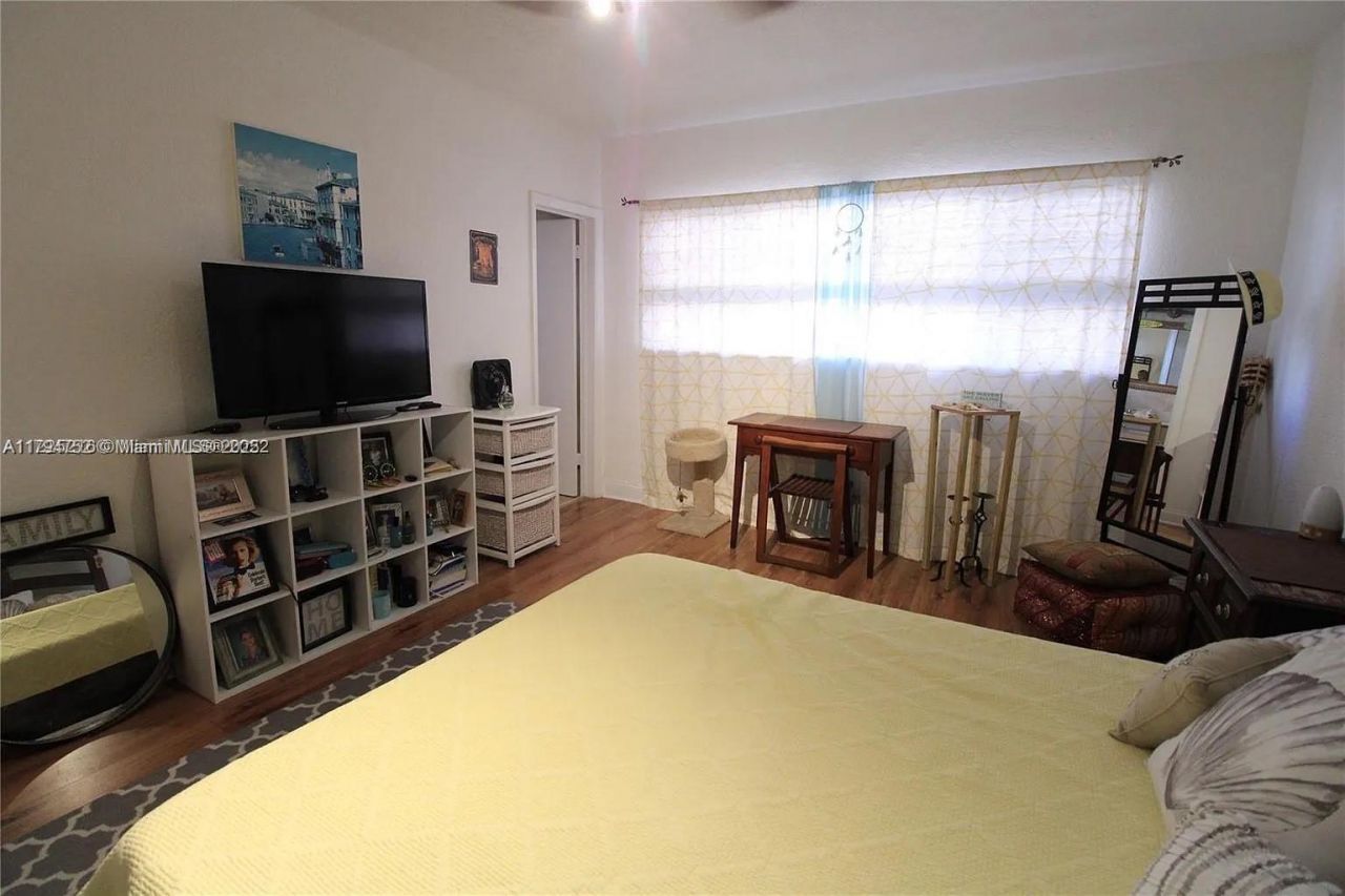 9260 Bay Harbor Ter, Unit 22, Bay Harbor Islands, FL 33154 Photo