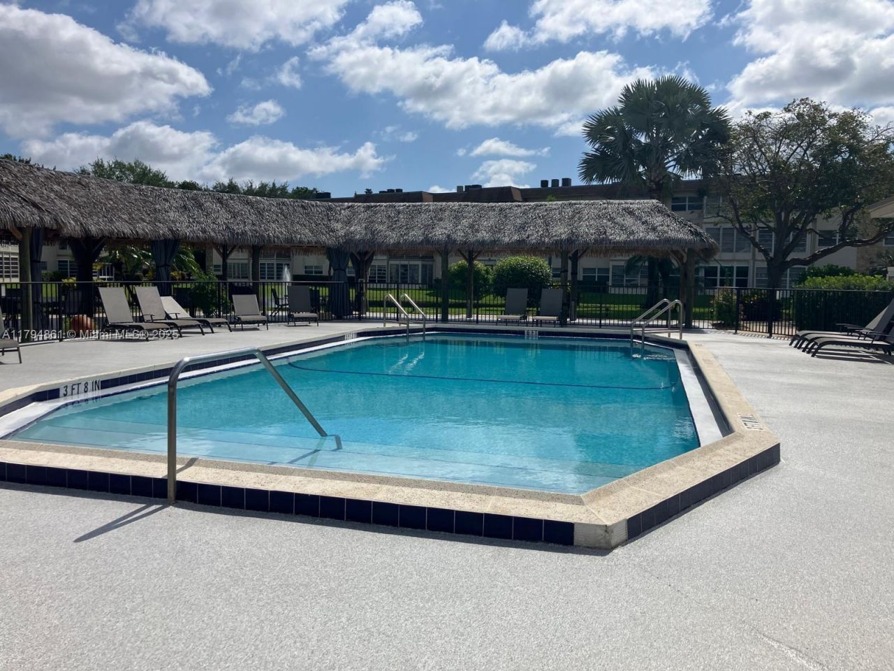 4800 NW 35th St, Unit 607, Lauderdale Lakes, FL 33319 Photo