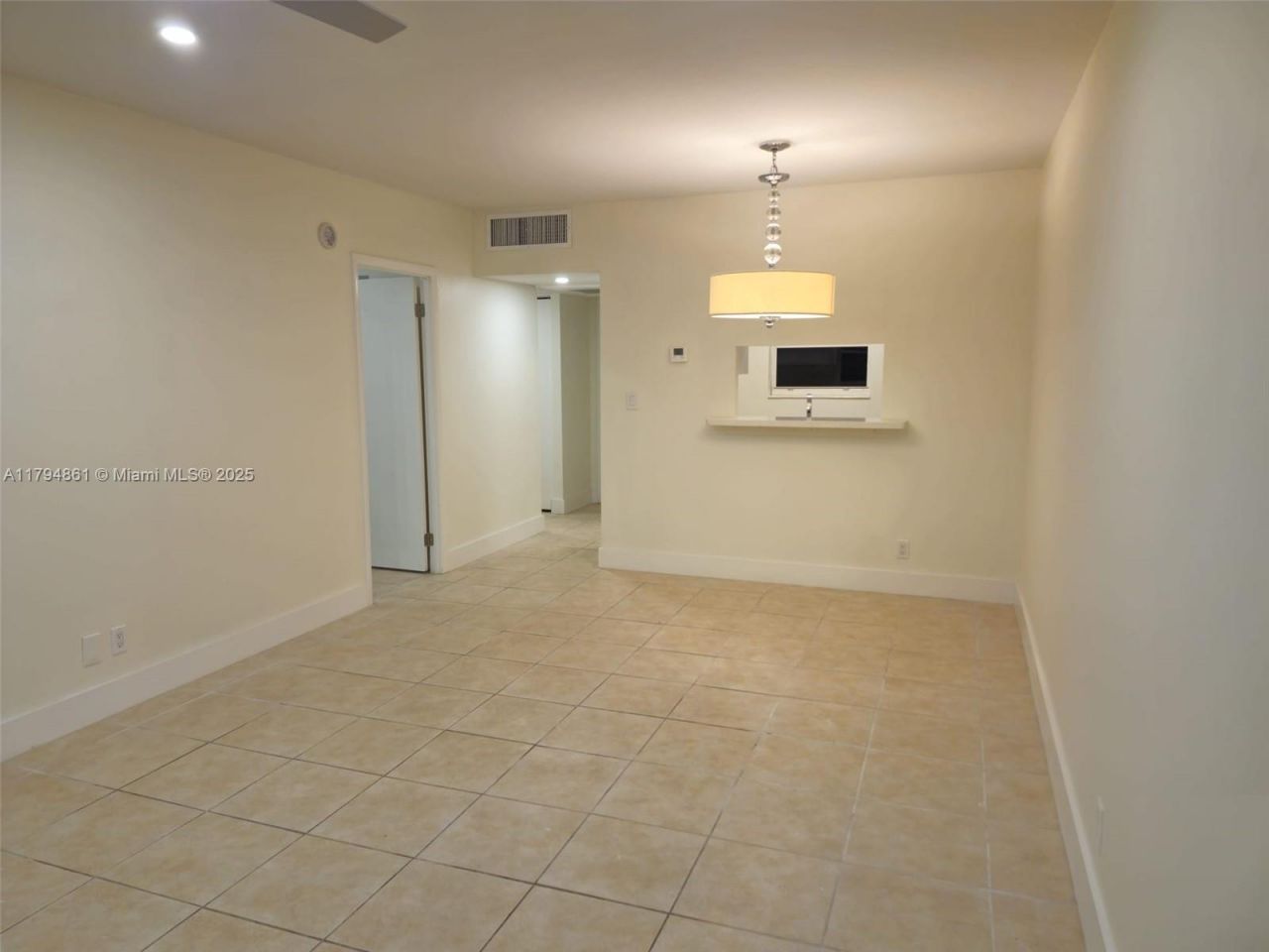 4800 NW 35th St, Unit 607, Lauderdale Lakes, FL 33319 Photo