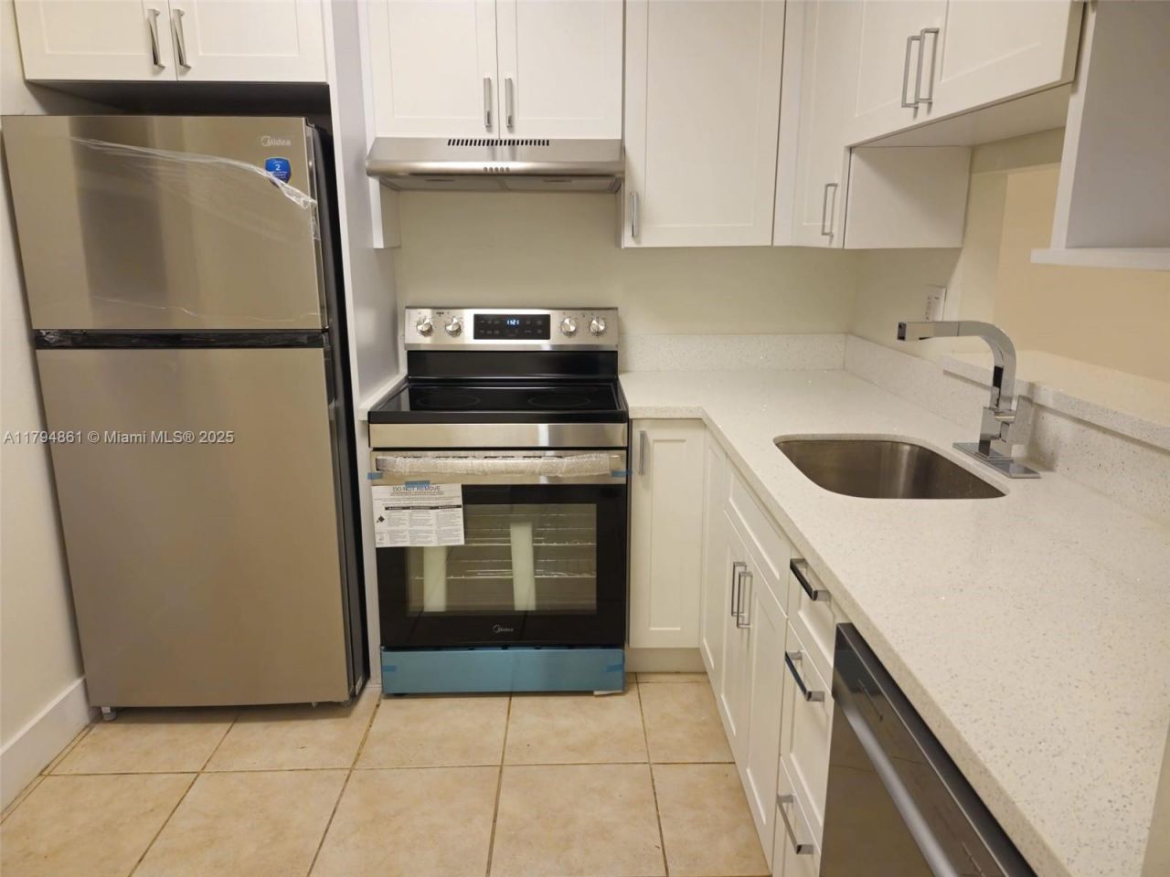 4800 NW 35th St, Unit 607, Lauderdale Lakes, FL 33319 Photo