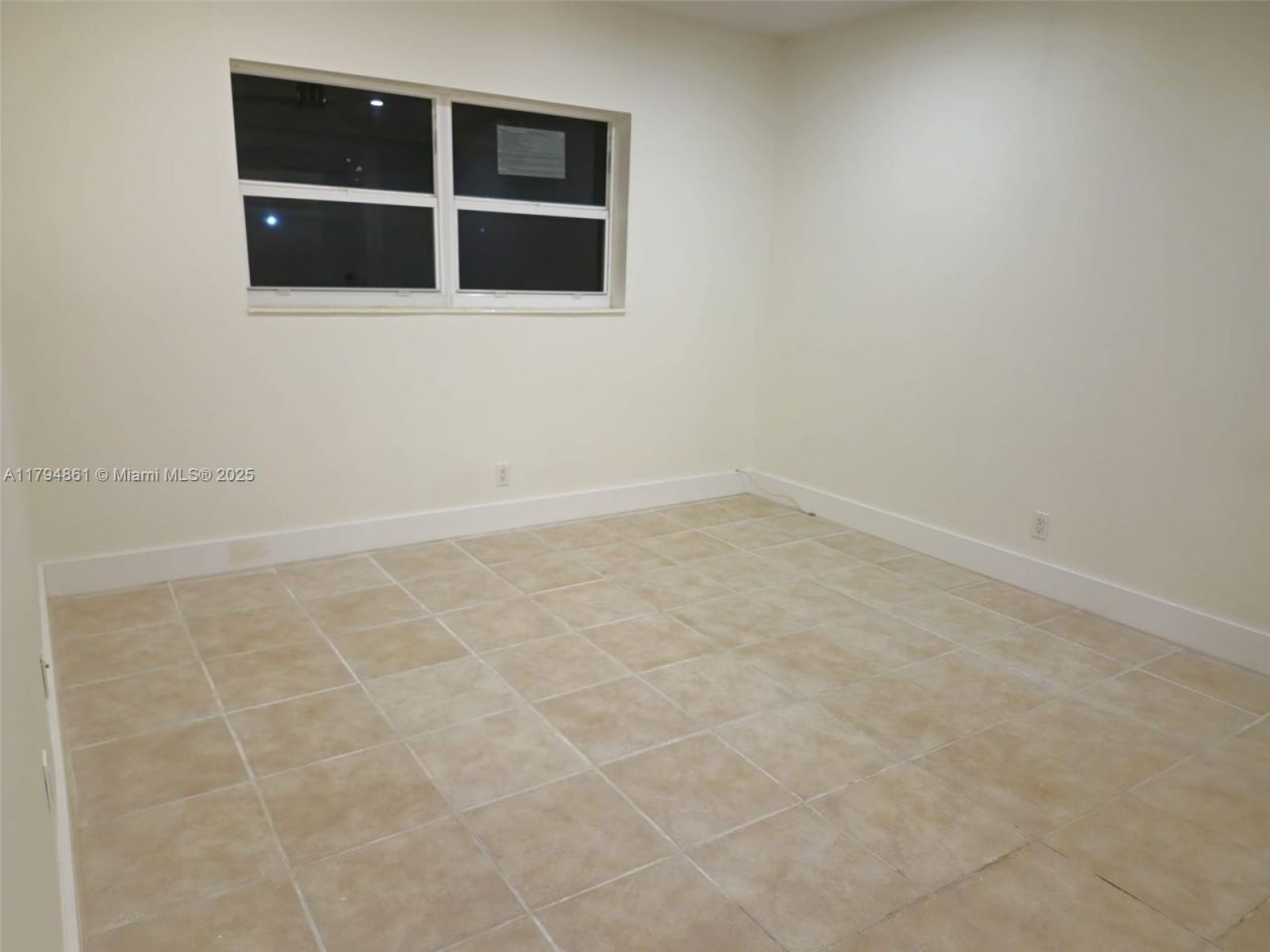 4800 NW 35th St, Unit 607, Lauderdale Lakes, FL 33319 Photo