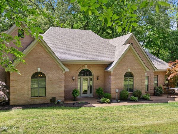 5135 Windy Ridge Drive, Southaven, MS 38671