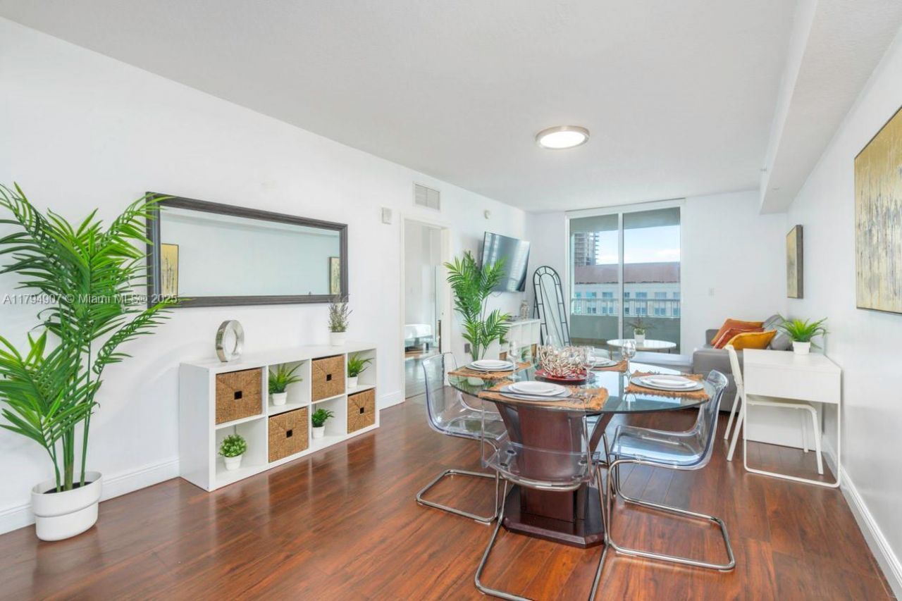 170 SE 14th St, Unit 1905, Miami, FL 33131 Photo