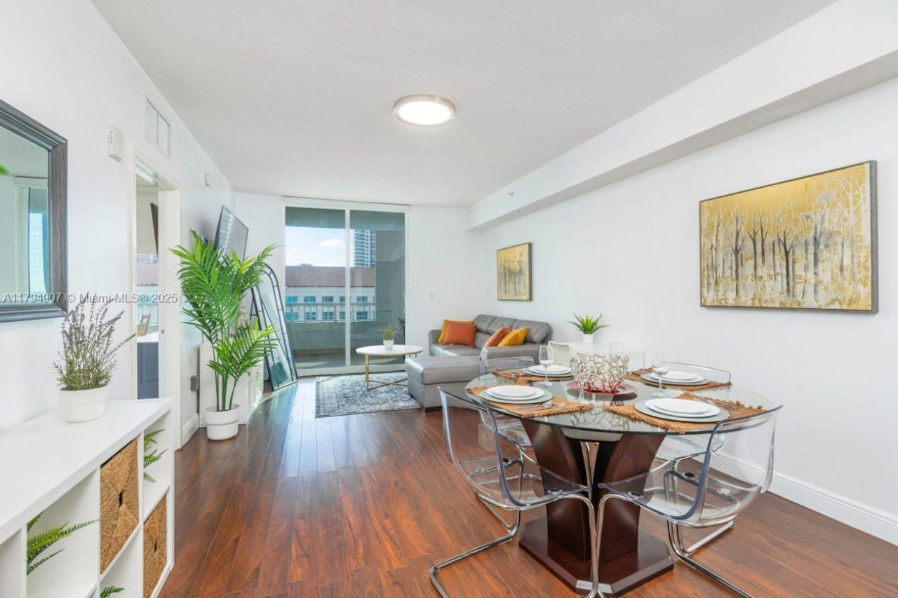 170 SE 14th St, Unit 1905, Miami, FL 33131 Photo