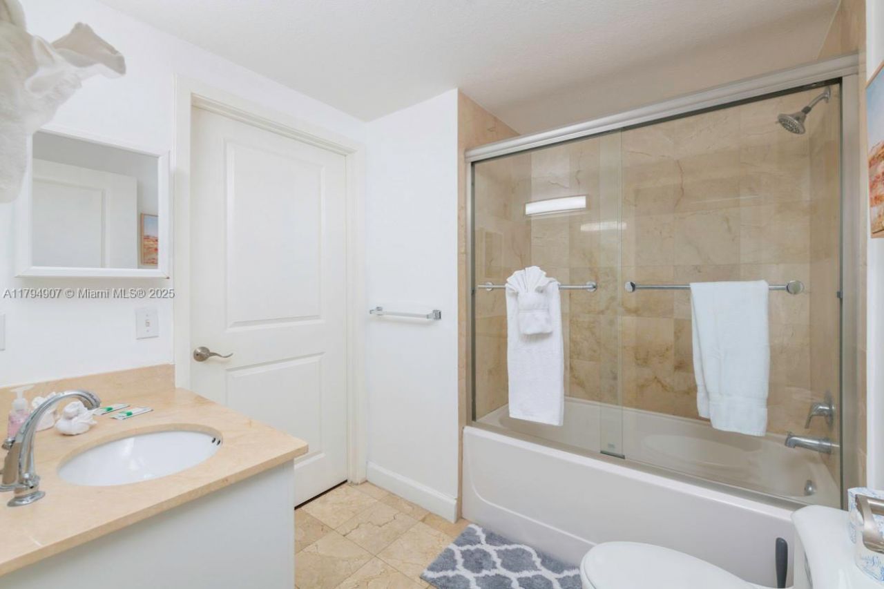 170 SE 14th St, Unit 1905, Miami, FL 33131 Photo