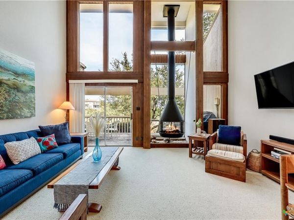 133 Comanche PT, Point Venture, TX 78645