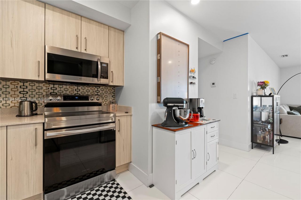 10950 NW 82nd St, Unit 415, Doral, FL 33178 Photo