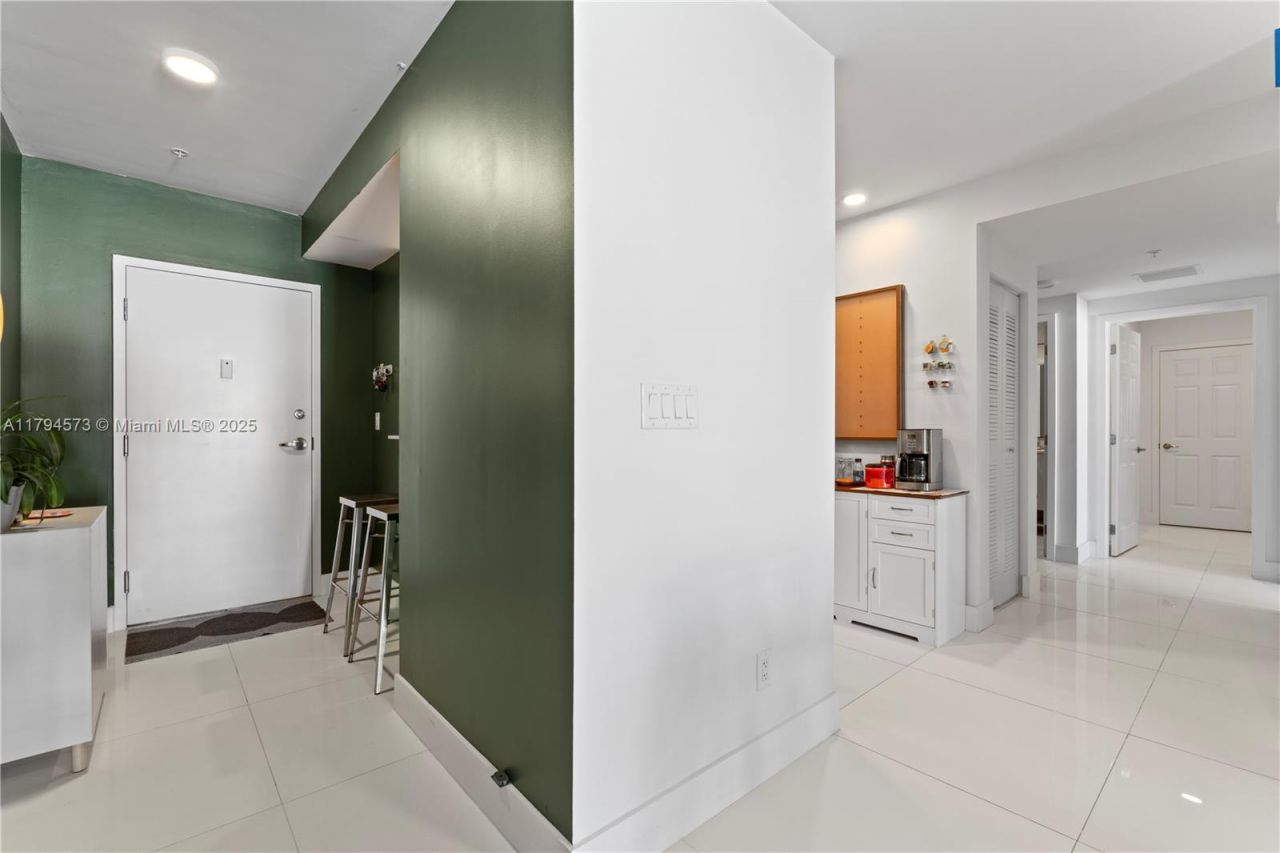 10950 NW 82nd St, Unit 415, Doral, FL 33178 Photo