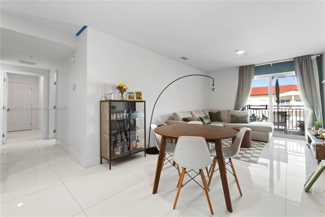 10950 NW 82nd St, Unit 415, Doral, FL 33178 Photo