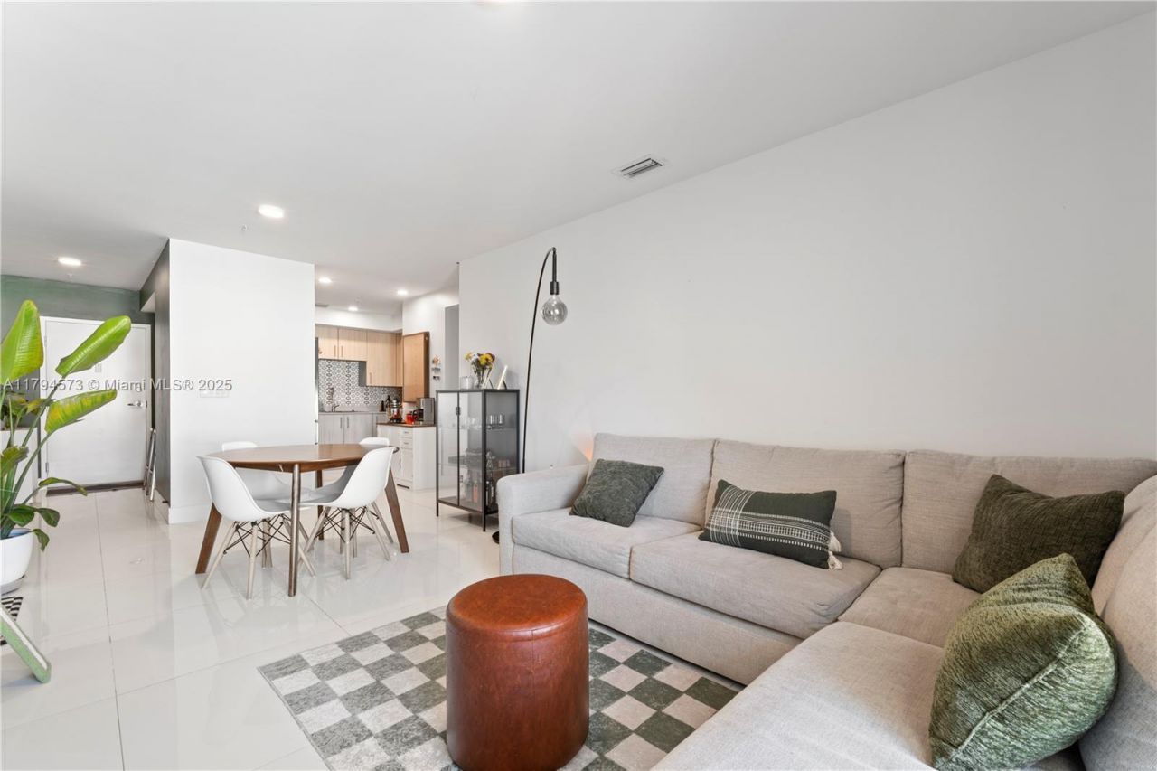 10950 NW 82nd St, Unit 415, Doral, FL 33178 Photo