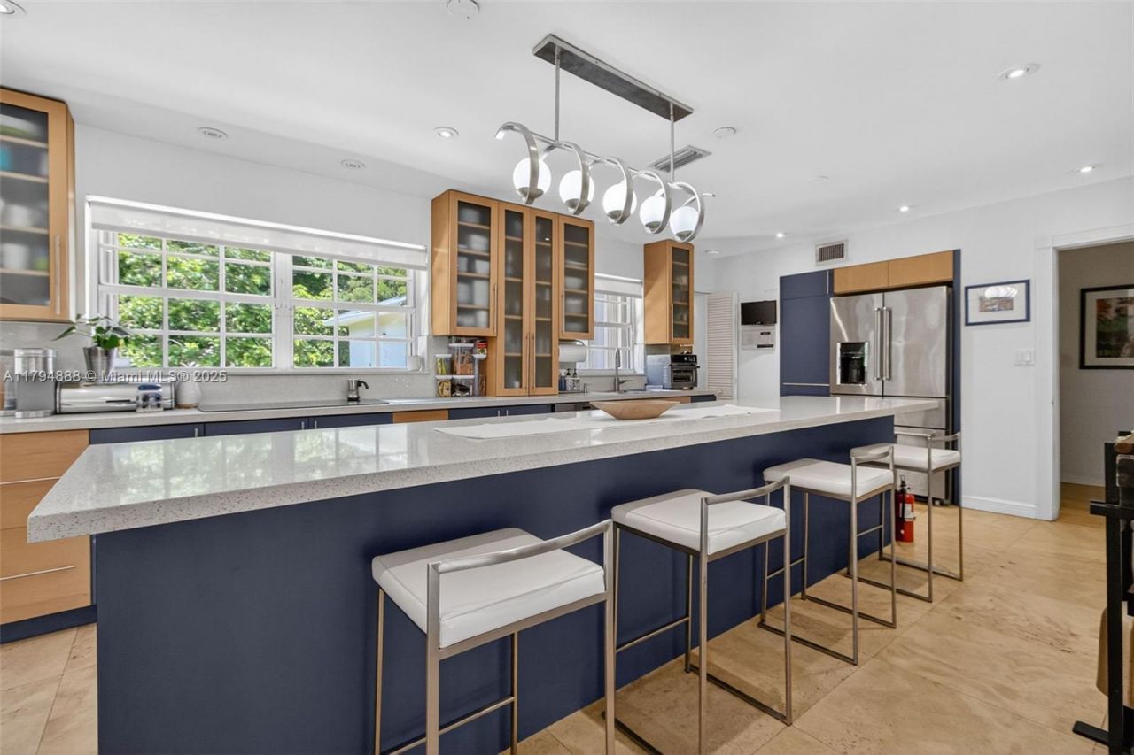 6700 SW 64th St, South Miami, FL 33143 Photo