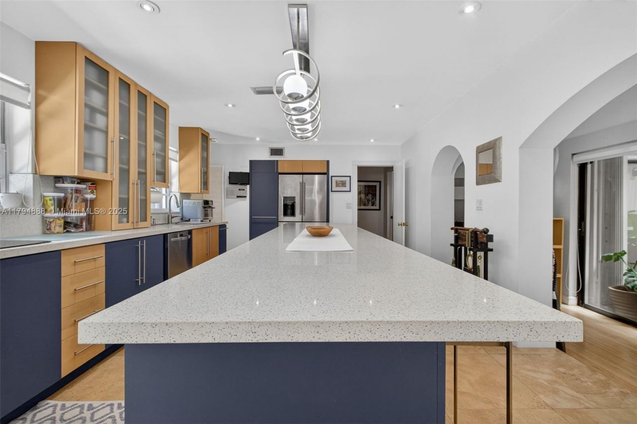 6700 SW 64th St, South Miami, FL 33143 Photo