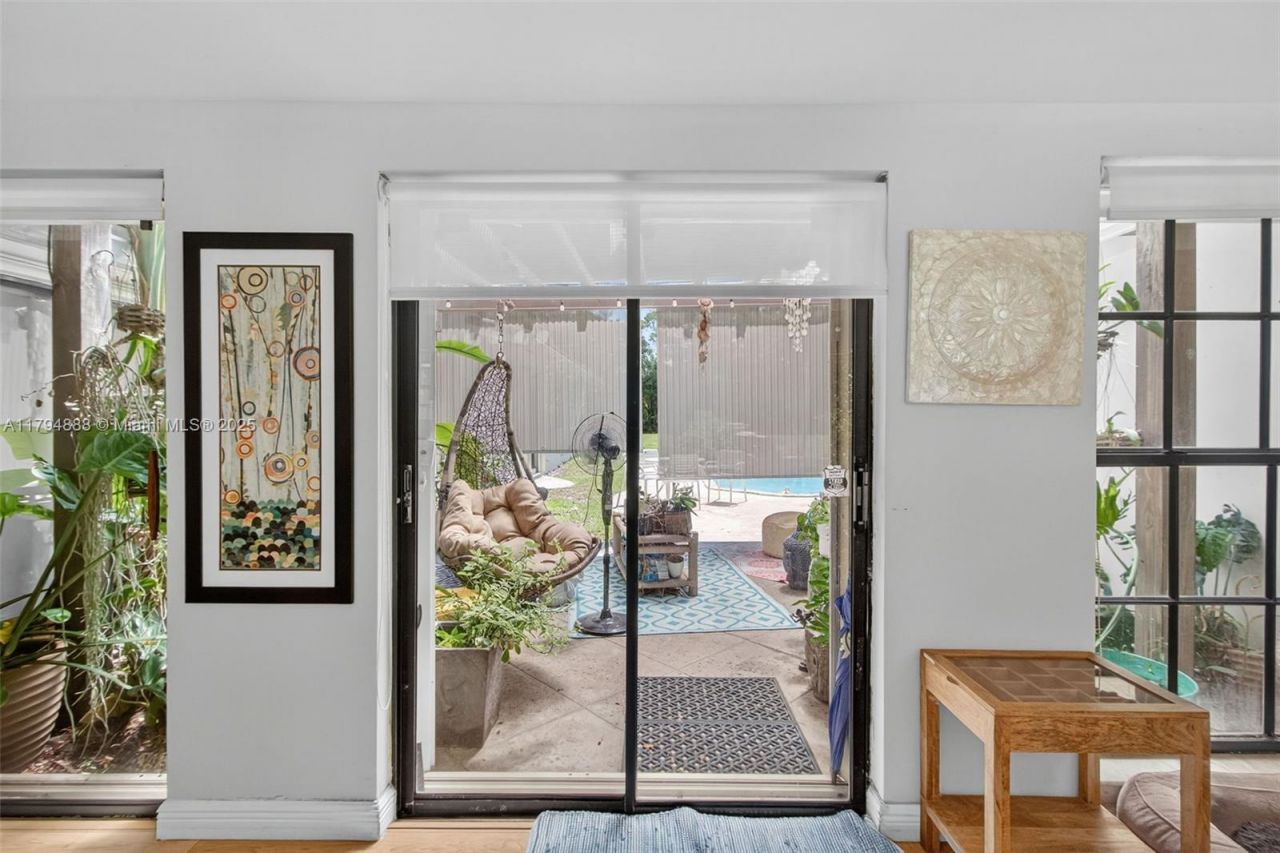 6700 SW 64th St, South Miami, FL 33143 Photo