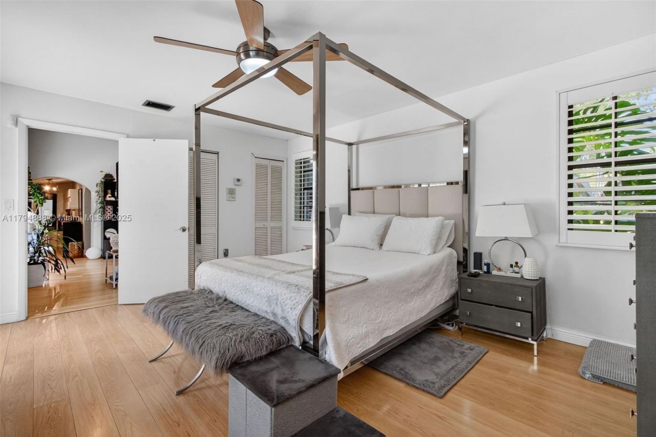 6700 SW 64th St, South Miami, FL 33143 Photo