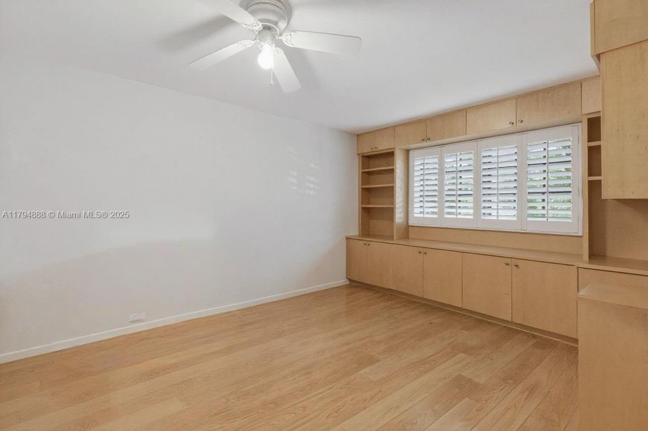 6700 SW 64th St, South Miami, FL 33143 Photo