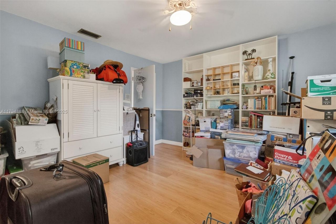 6700 SW 64th St, South Miami, FL 33143 Photo