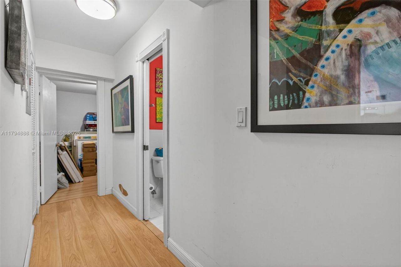 6700 SW 64th St, South Miami, FL 33143 Photo