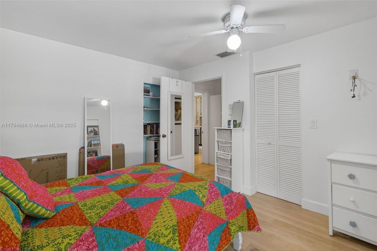 6700 SW 64th St, South Miami, FL 33143 Photo