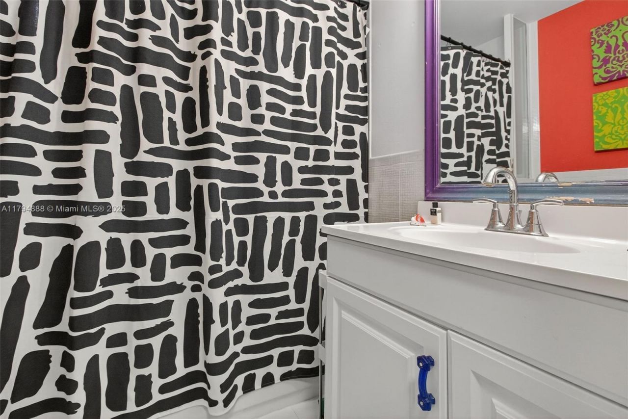 6700 SW 64th St, South Miami, FL 33143 Photo