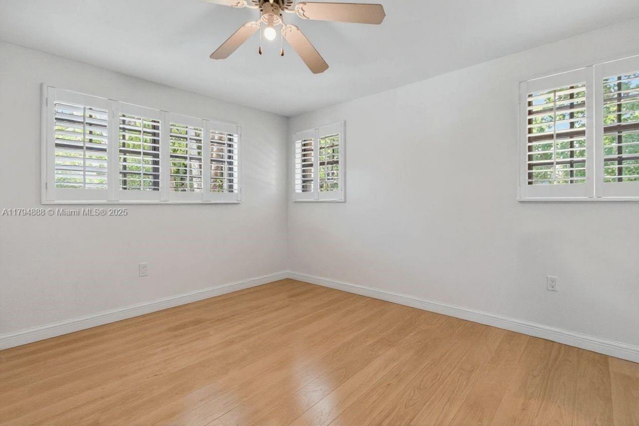 6700 SW 64th St, South Miami, FL 33143 Photo