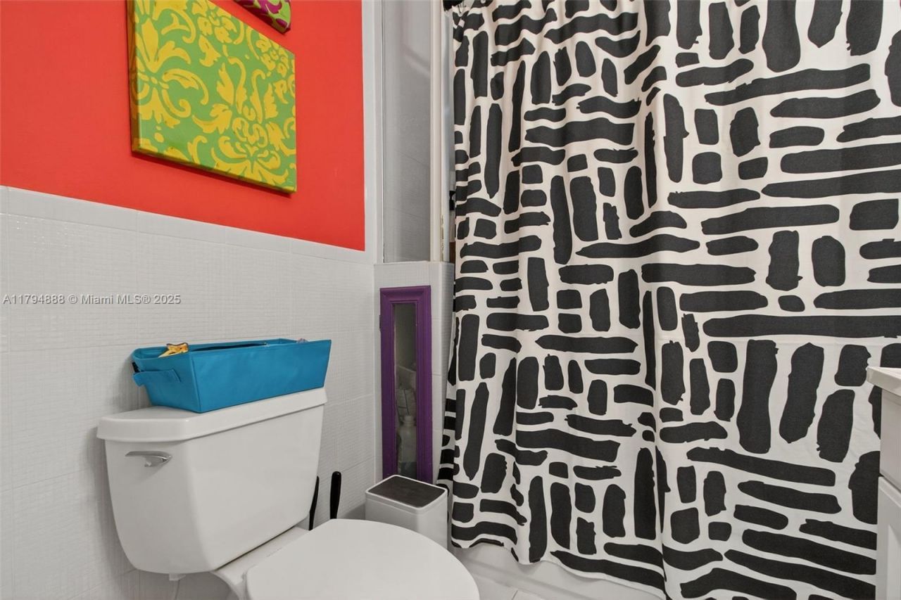 6700 SW 64th St, South Miami, FL 33143 Photo