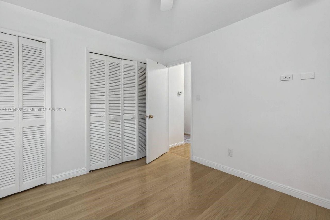 6700 SW 64th St, South Miami, FL 33143 Photo