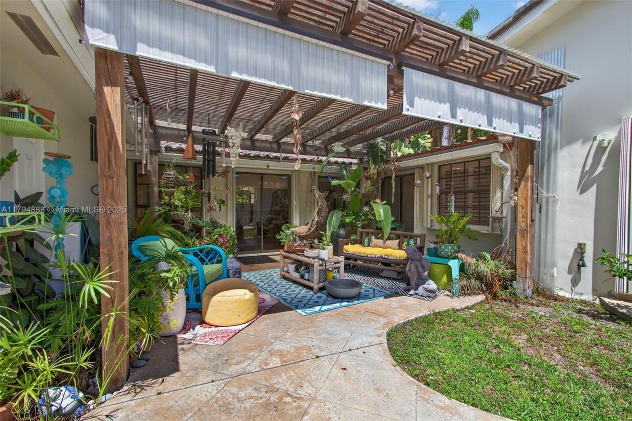 6700 SW 64th St, South Miami, FL 33143 Photo