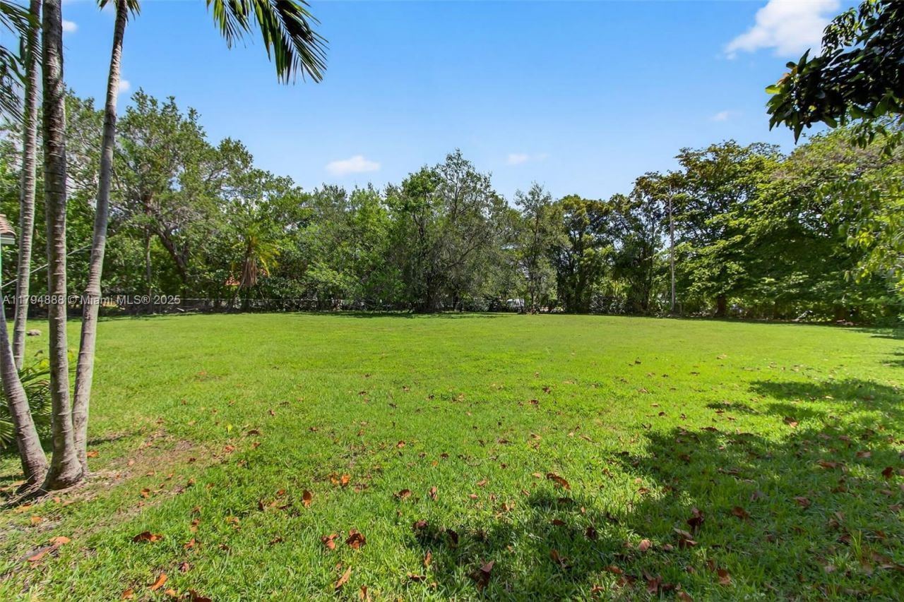 6700 SW 64th St, South Miami, FL 33143 Photo