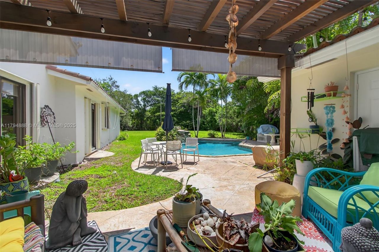 6700 SW 64th St, South Miami, FL 33143 Photo